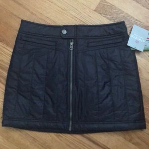 Athleta toasty buns skirt